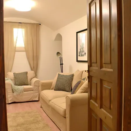 In Trendy Area Διαμέρισμα